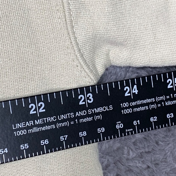 Gildan Heavy Blend Beige Sweatshirt Size L Made in Nicaragua 50/50 - Picture 4 of 7